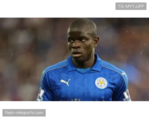 在防守体系下，卡塞米罗与恩戈洛·坎特的回防路径分化趋势